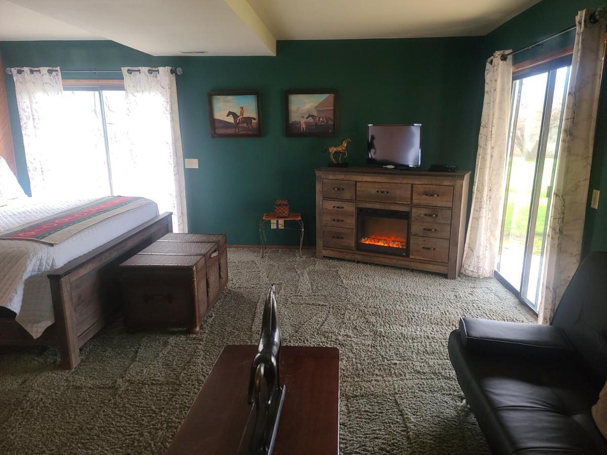 Wildwood Farm Bed & Breakfast โอ๊คฮาร์เบอร์ ภายนอก รูปภาพ