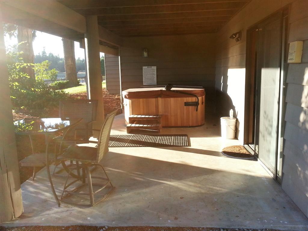 Wildwood Farm Bed & Breakfast โอ๊คฮาร์เบอร์ ภายนอก รูปภาพ